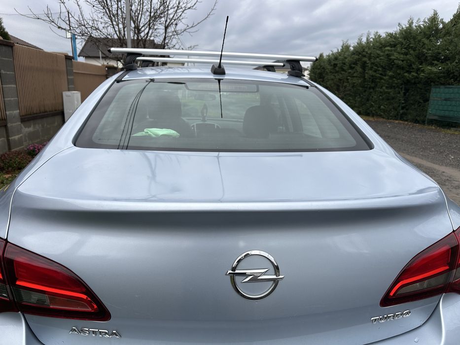 Set bare Thule pentru Opel Astra J sedan