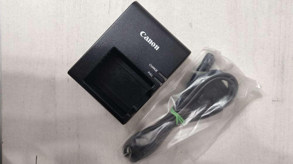 Зарядное устройство canon