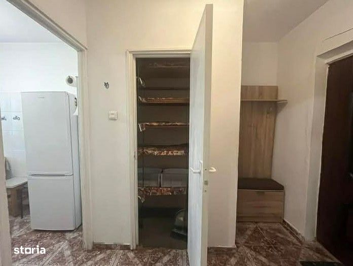 Apartament 2 camere semidecomandate+ balcon, et. 4/10 cu lift, zona Hi
