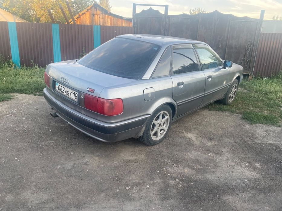 Продам Ауди В4 срочно