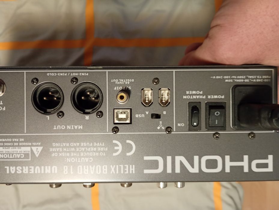 Mixer audio  Phonic Helix Board  18 Universal