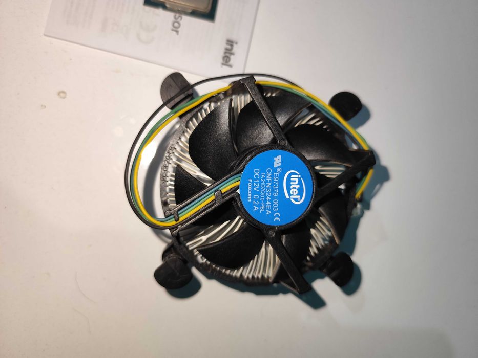 Intel Core i3-10100F (3.6GHz) LGA 1200 с гаранция