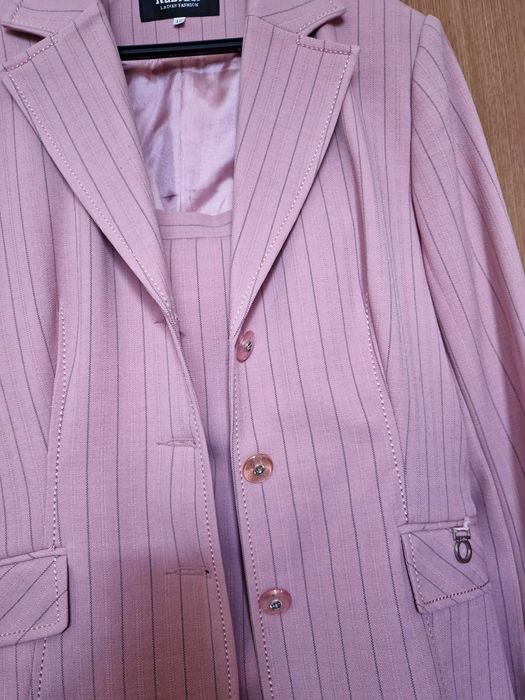 COSTUM Taior cu fusta mas 40