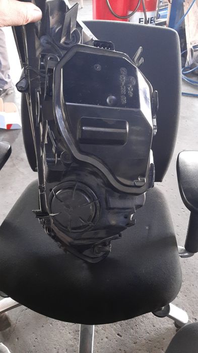 Far dreapta E60 xenon adaptiv europa