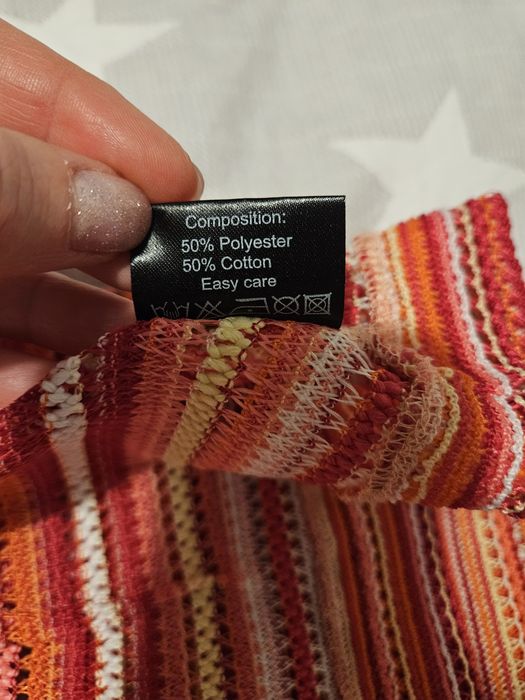 Розов топ с метални елементи