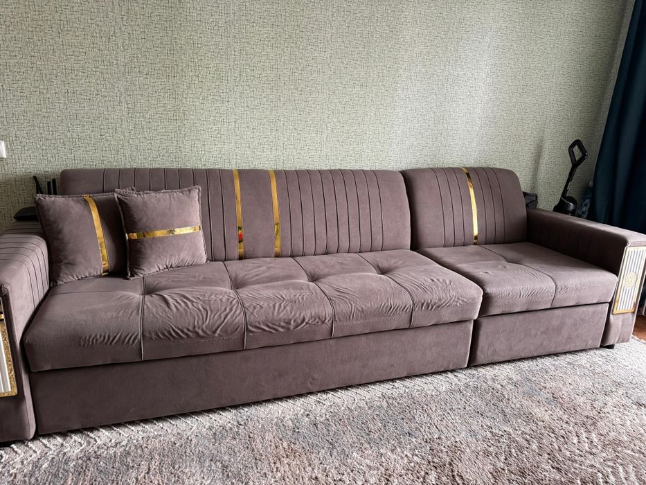 Продам диван в отличном состоянии . .