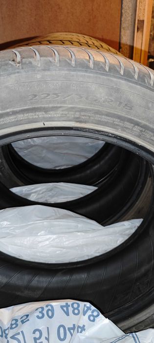 Гуми 225/50/18. 95V