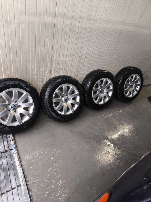 Алуминиеви джанти 15 цола с гумите за vw шаран