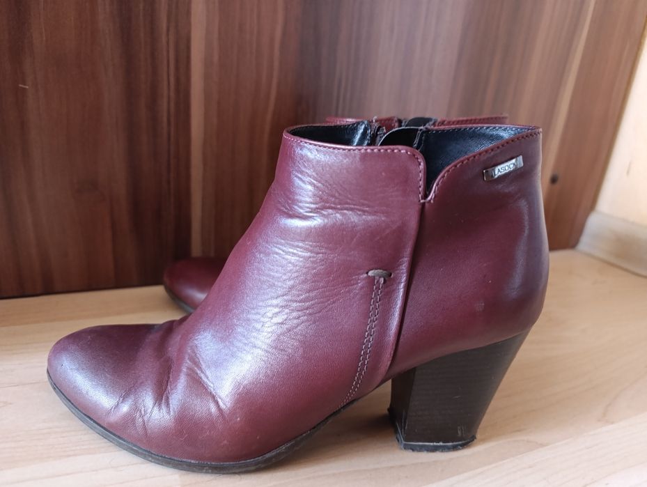 Боти и Обувки от естествена кожа с токчета 2бр.