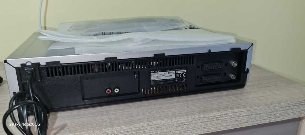 SONY - Video recorder VHS stereo 6 head NOU