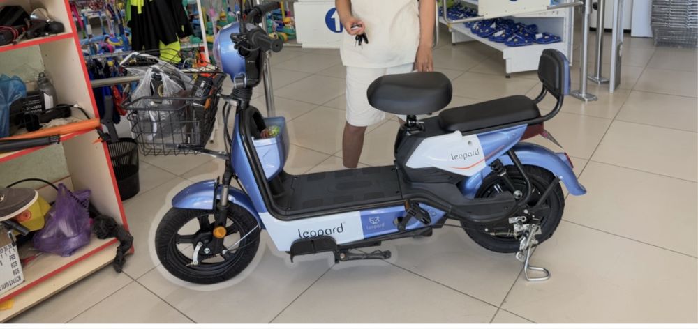 Электроскутер/электромопед