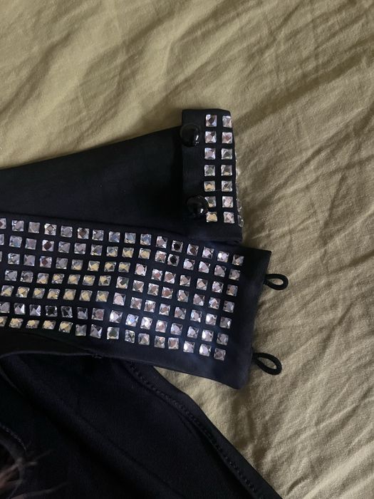 Чисто нов топ с камъни