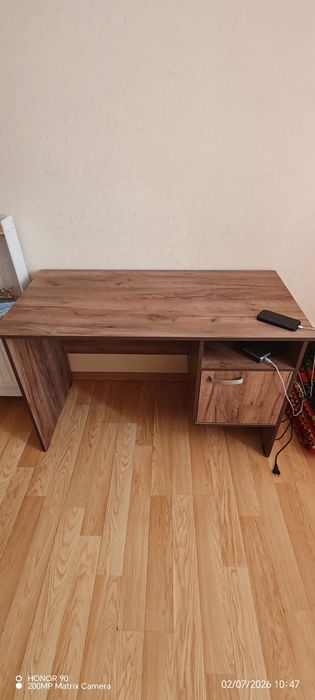 Продам стол офисный