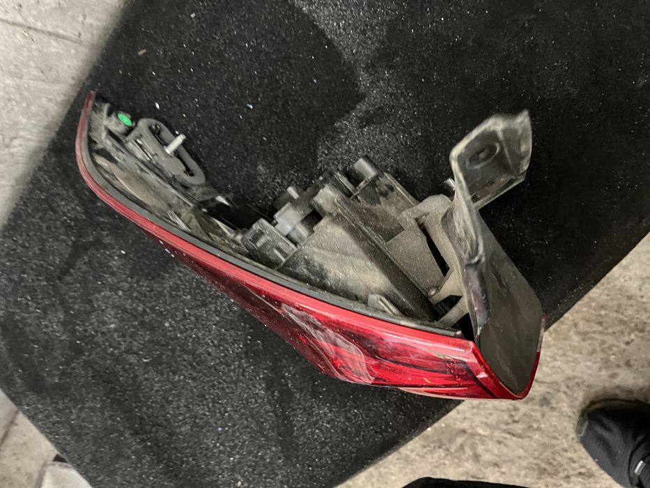 Фар Renault Clio 4