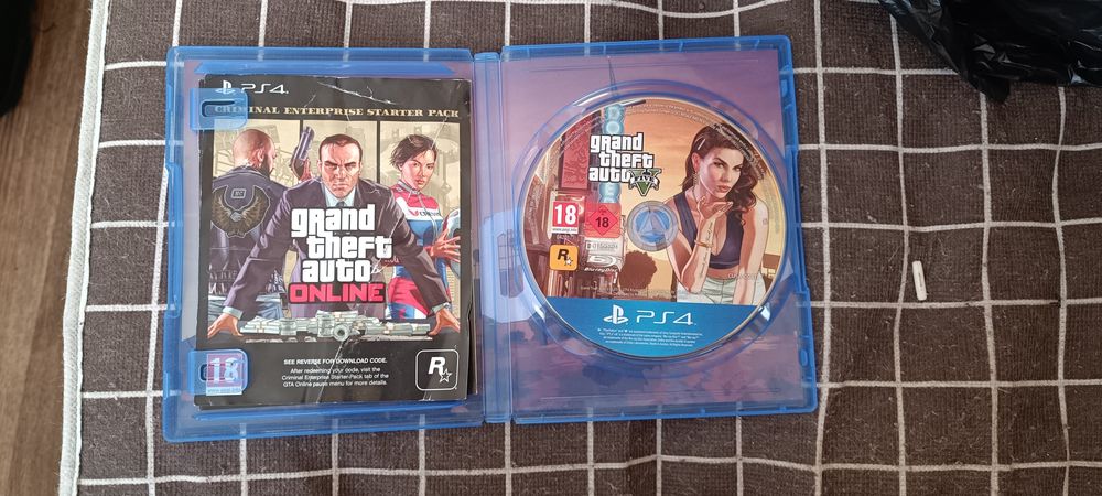 Продавам игри за playstation 4