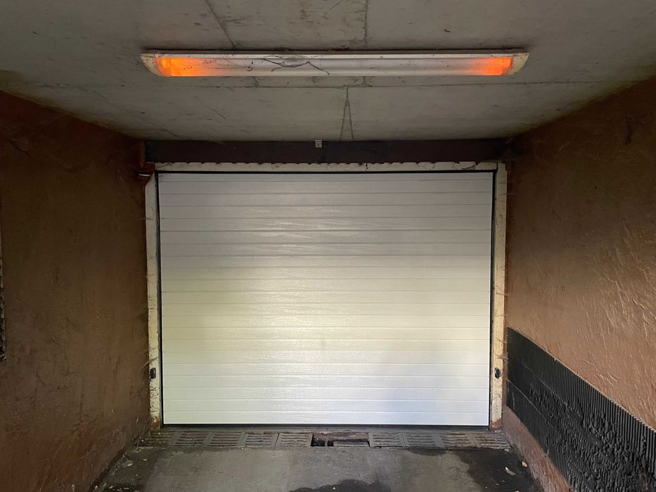 Дава се под наем Гараж / Паркомясто в София, Зона Б-19 - 16 кв.м за 76.5 € - Снимка #1