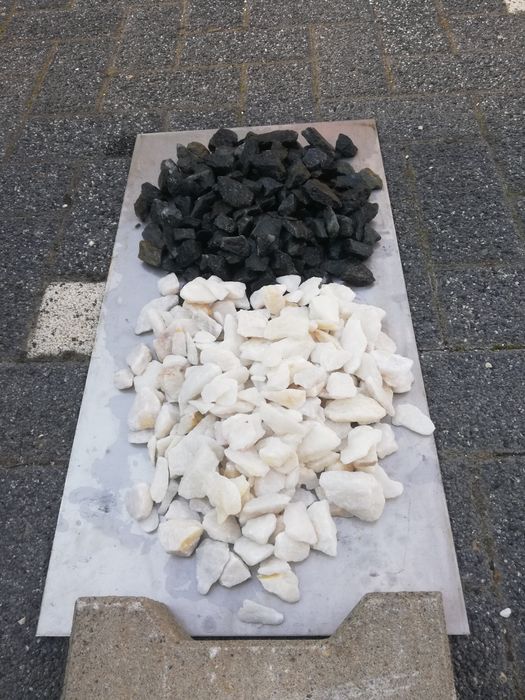 MARMURA ALBA decorativa,granit antracit,calcaroasa bej,mozaic