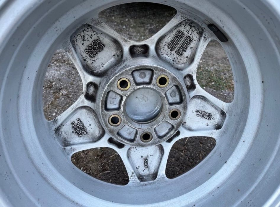 Продавам 2 комплекта алуминиеви джанти + гуми за Opel