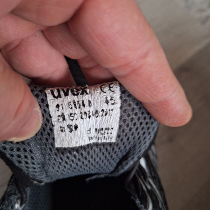 Bocanci de lucru cu bombeu Uvex nr 45