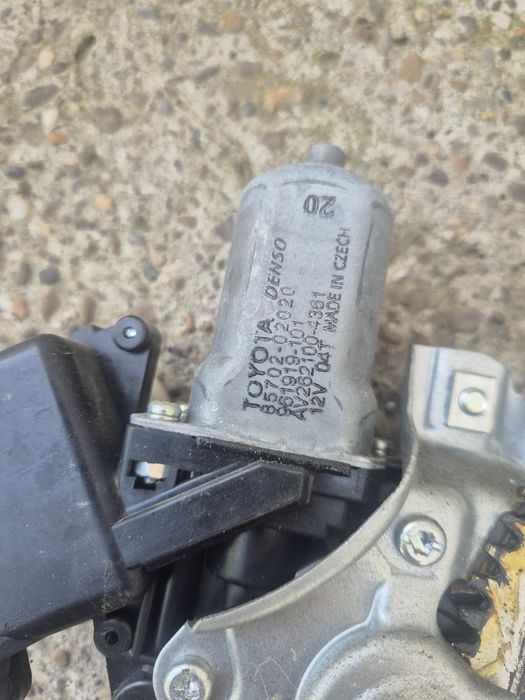 Macara Geam Față Completa Toyota Yaris 3. 2012-2020. Volan stinga.