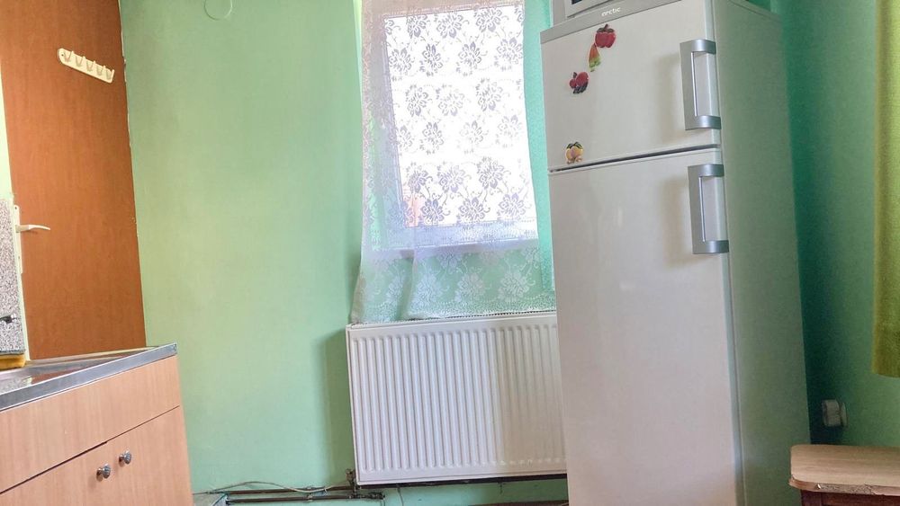 Închiriez o cameră la casa