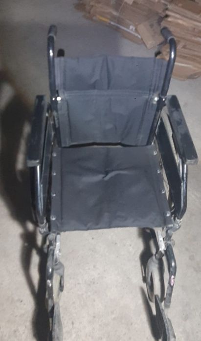 Продам инвалидную коляску.