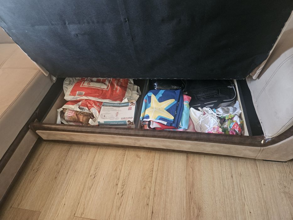 Ъглов диван с ракла