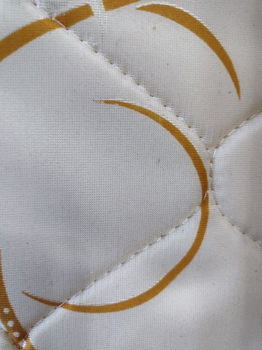 Кровать двуспальная кровать  в прекрасном состоянии.