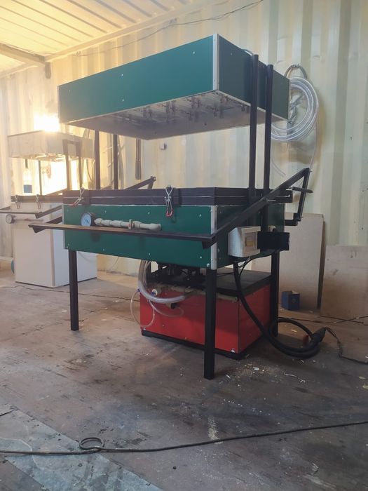 Вакуумный формовочный станок