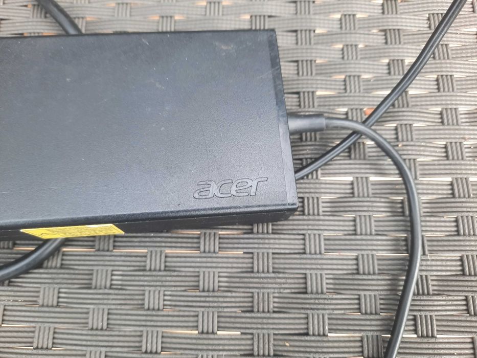 Oригинално зарядно лаптоп ACER 135 W, 19v/7.1A