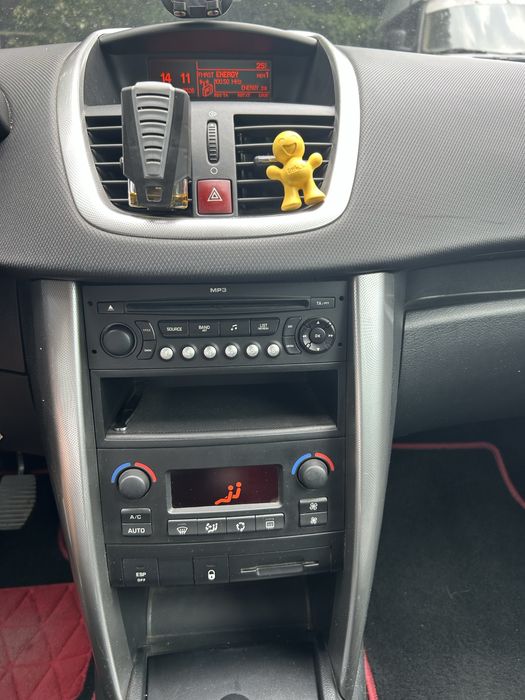 Продавам Peugeot 207 sw 2007г