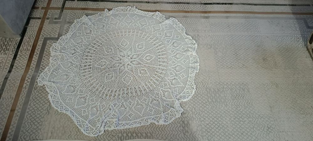 Скатерть вязаная круглая