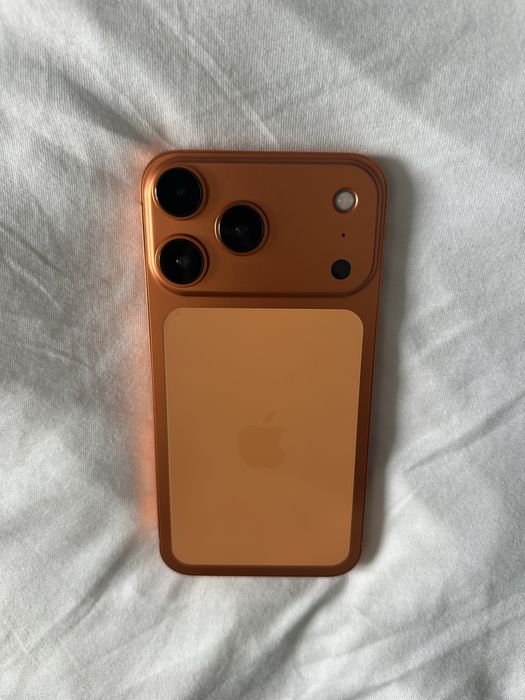 iPhone XR 128GB - Swap carcasă 17 Pro Metallic Orange / Aspect Unic