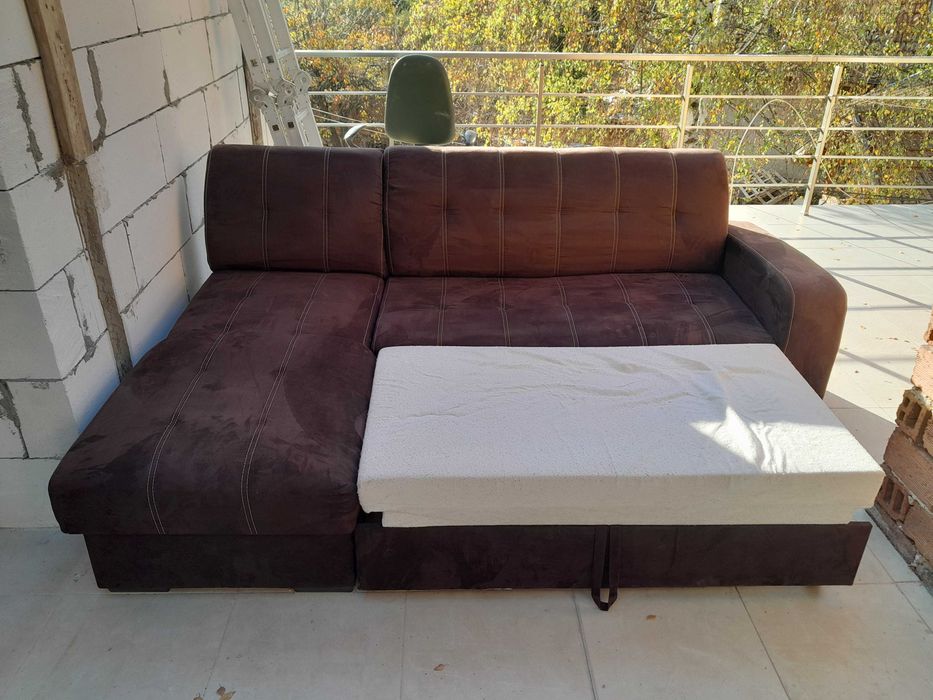 Разтегателен ъглов диван