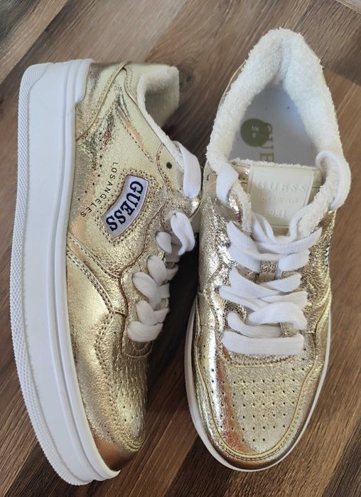 Нови оригинални кецове Guess Sybela