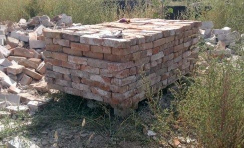 Красный печной и силикатные кирпичи