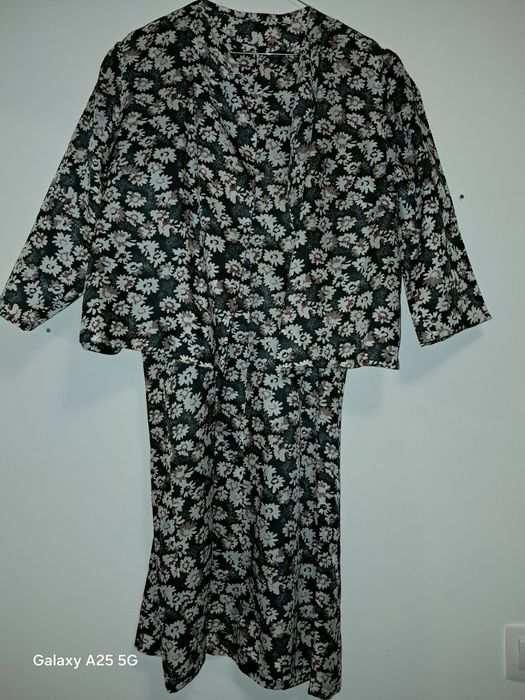 Rochie si blazer material mătăsos