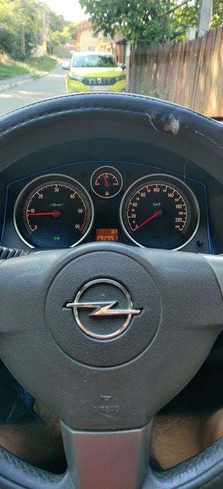 Opel Astra h 1.9 cdti