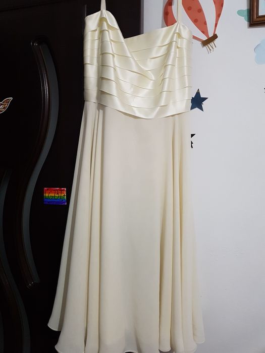 Rochie eleganta crem m.46