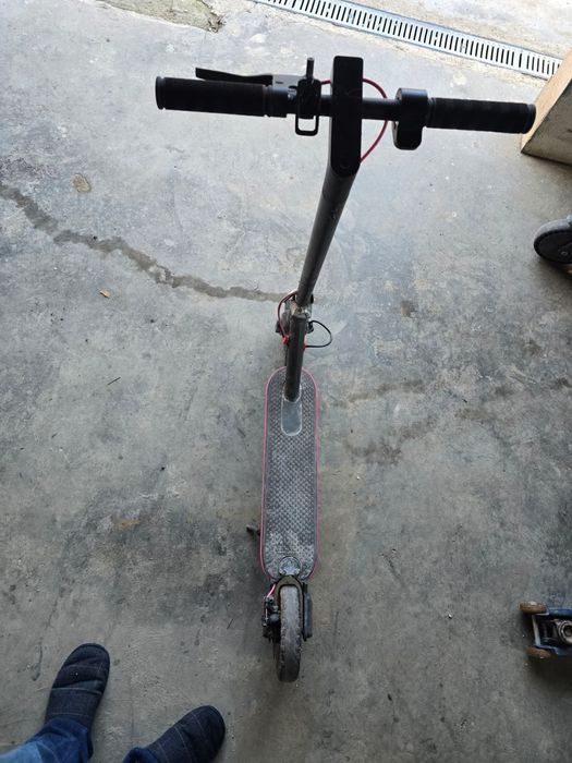 Vând trotineta xiaomi m 365 pro