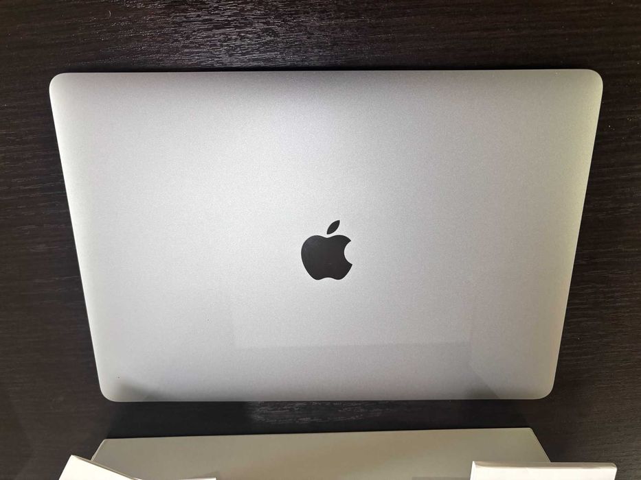 MacBook Air 13. M1. Новый 2025 года. 5 цикл, батарея 100%, в комплекте