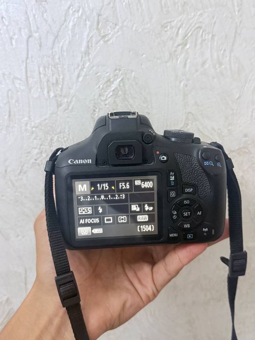 Фотоаппарат Canon EOS 2000D