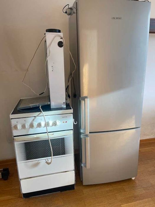 Хладилник с фризер SAMSUNG - h 167 см.