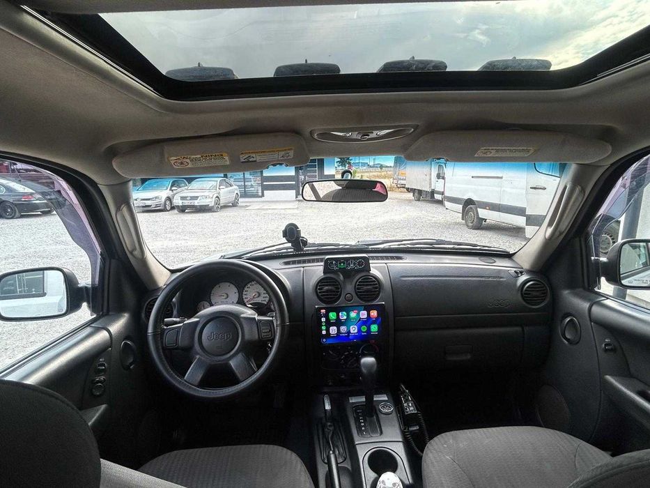 Vand Jeep Cherokee KJ / Motor 2.8 4x4 / Automata