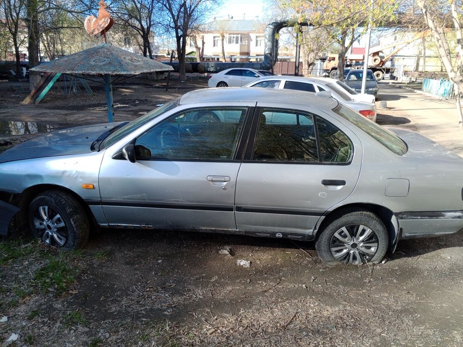 Продам машину Ниссан примера