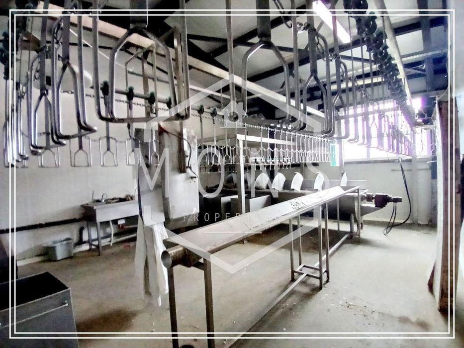 Пром. помещение в Габрово, област-с.Сенник площ 2144 цена 449000