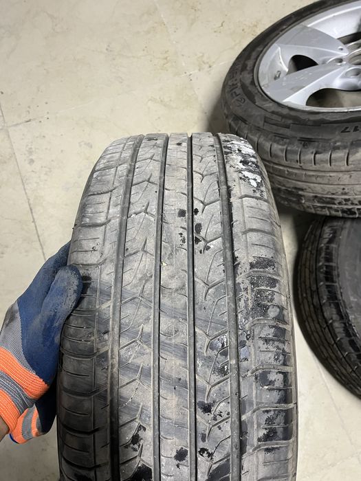 235/55/17 летние шины пара
