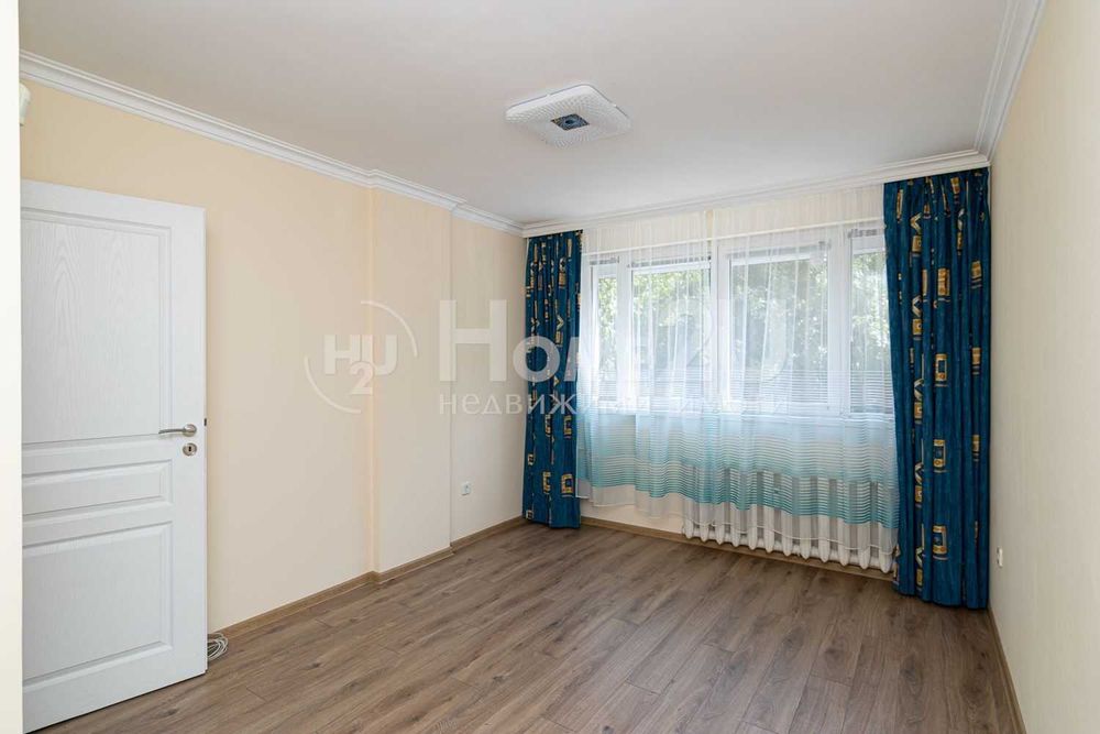 Дава се под наем Тристаен апартамент в София, Стрелбище - 115 кв.м за 850 € - Снимка #10