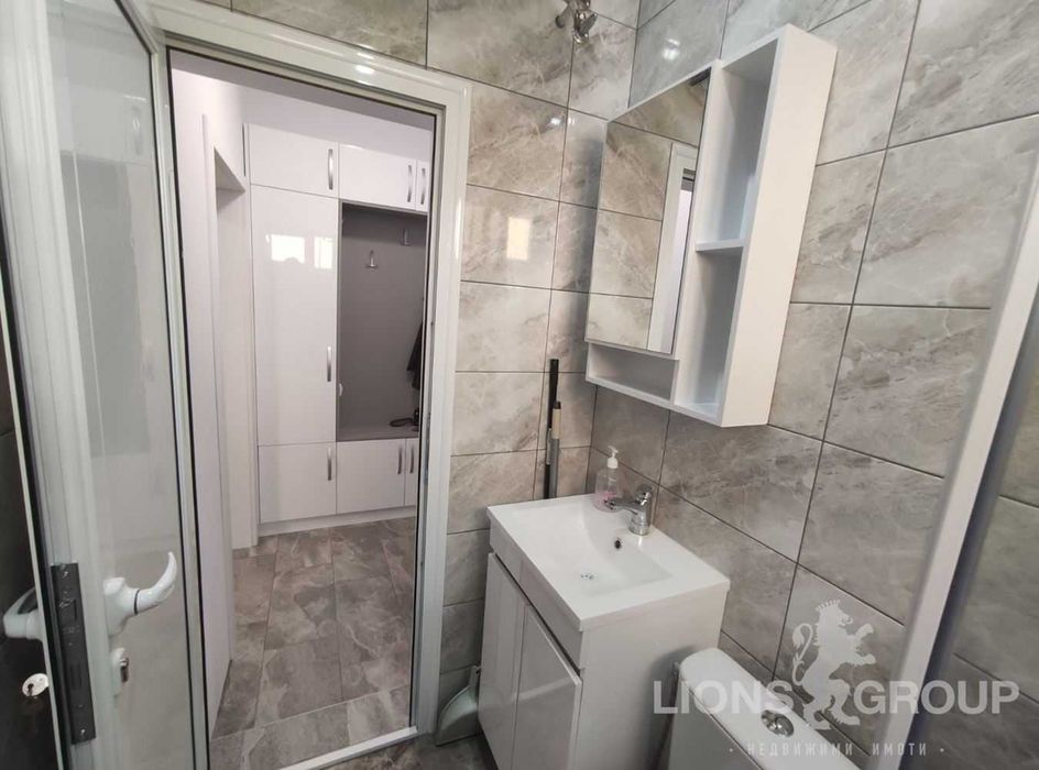 Дава се под наем Двустаен апартамент в Варна, Цветен квартал - 55 кв.м за 460 € - Снимка #12