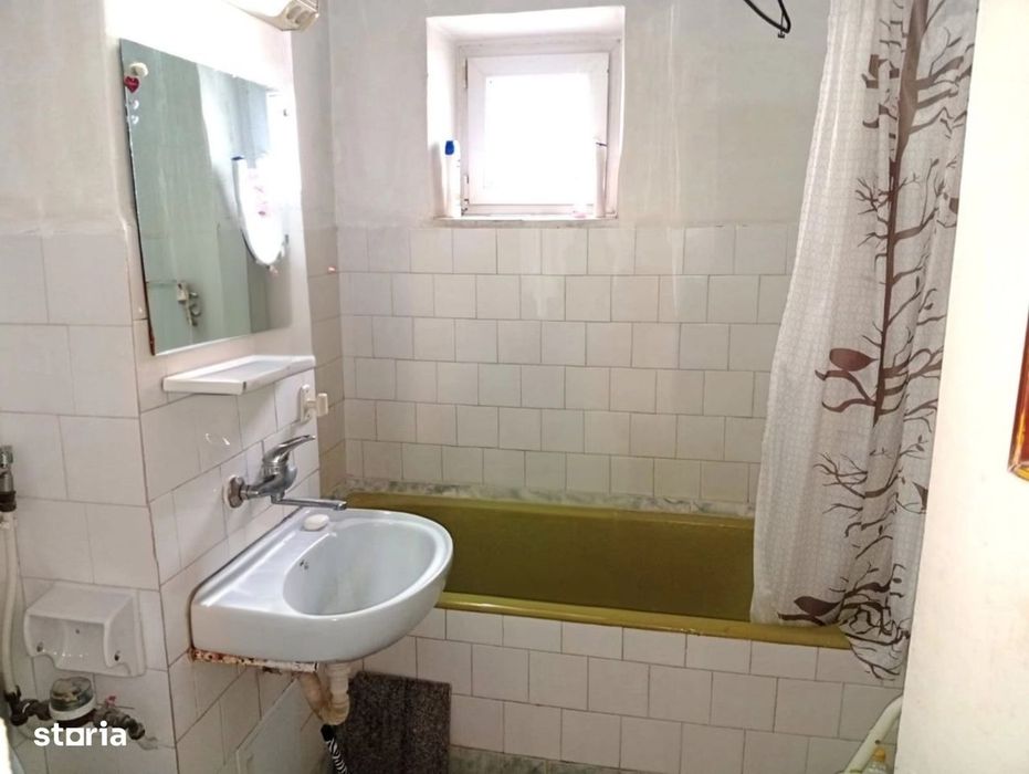 Apartament 4 camere in Micalaca 300 / la Supeco